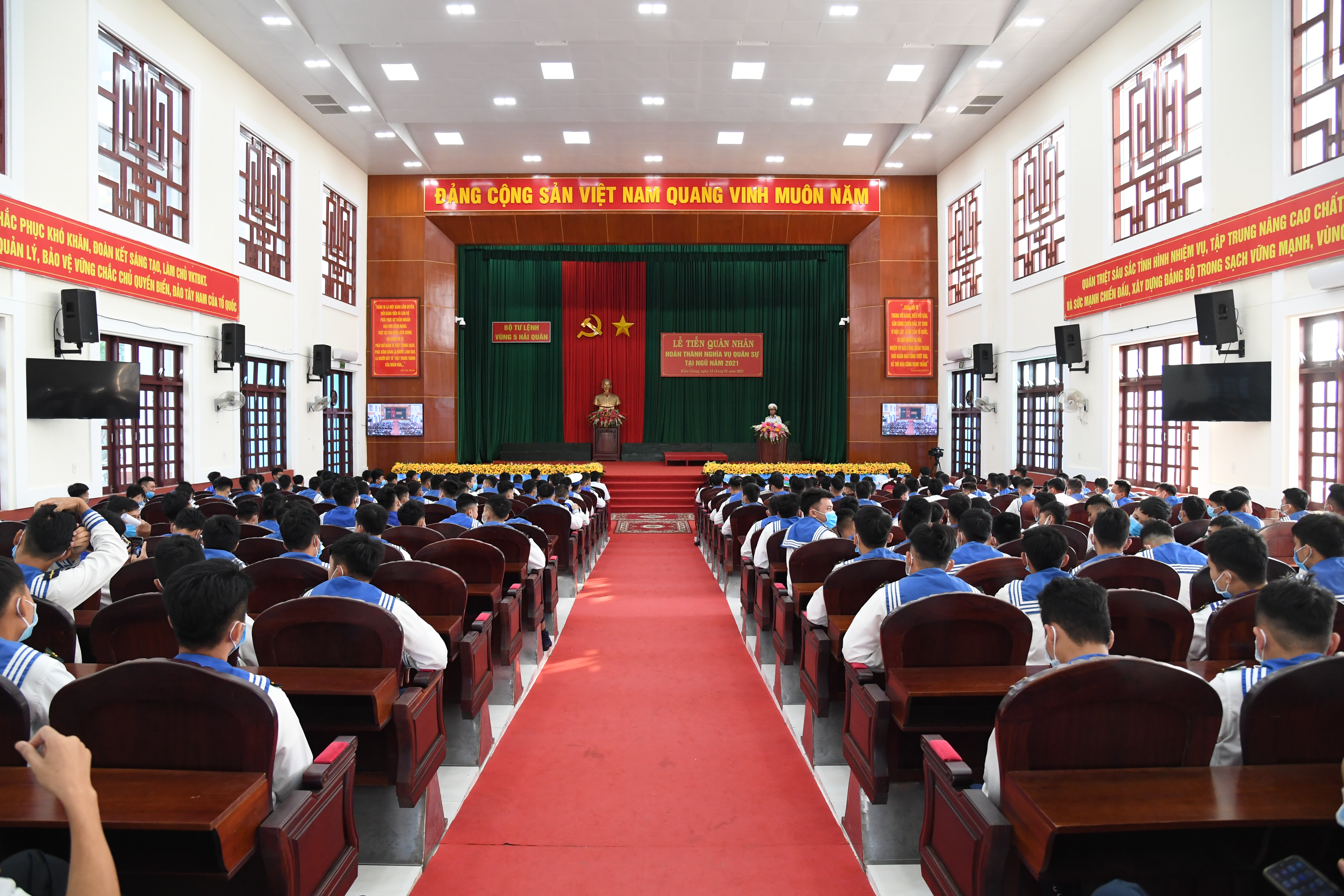 Vùng 5 Hải quân tổ chức Lễ tiễn quân nhân hoàn thành nghĩa vụ quân sự